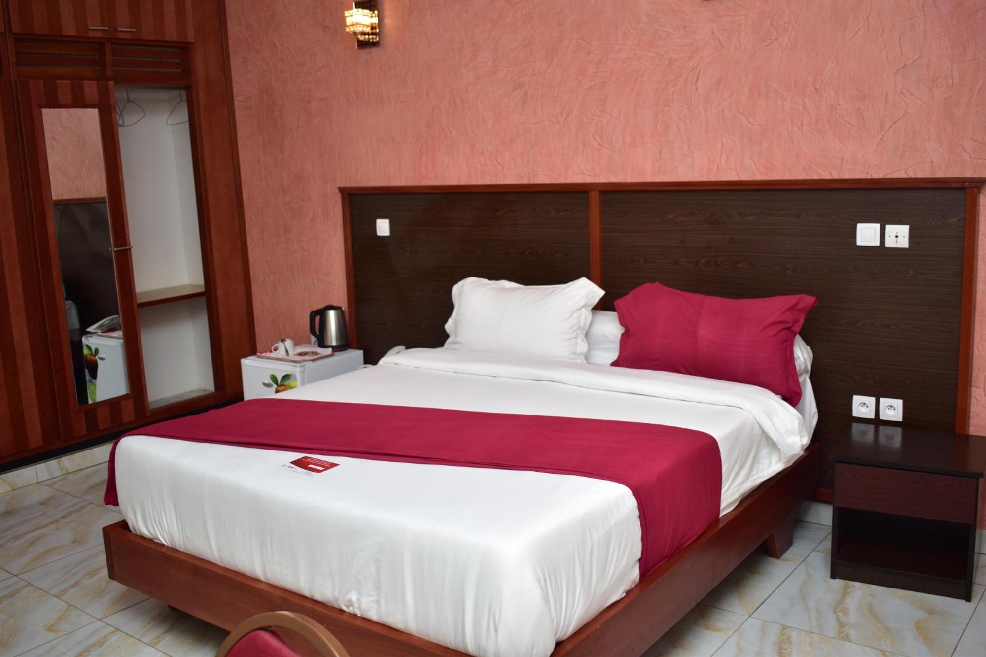 Safyad Hotel Yaoundé Eksteriør billede