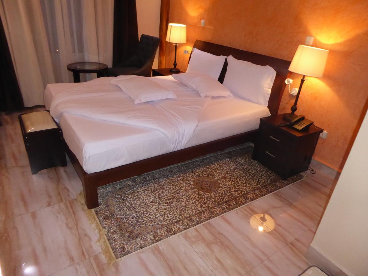 Safyad Hotel Yaoundé Eksteriør billede