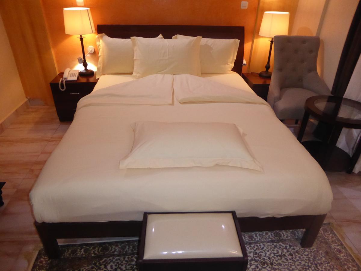 Safyad Hotel Yaoundé Eksteriør billede