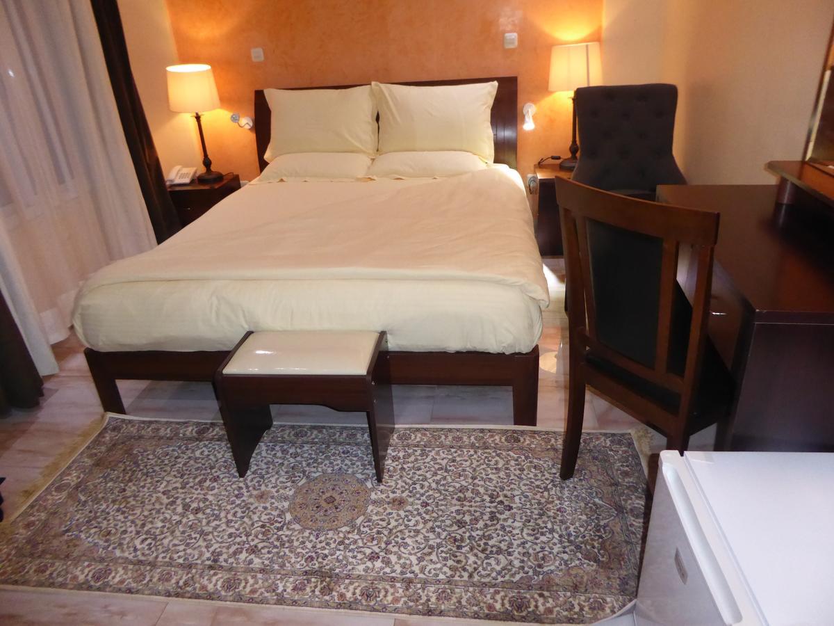 Safyad Hotel Yaoundé Eksteriør billede