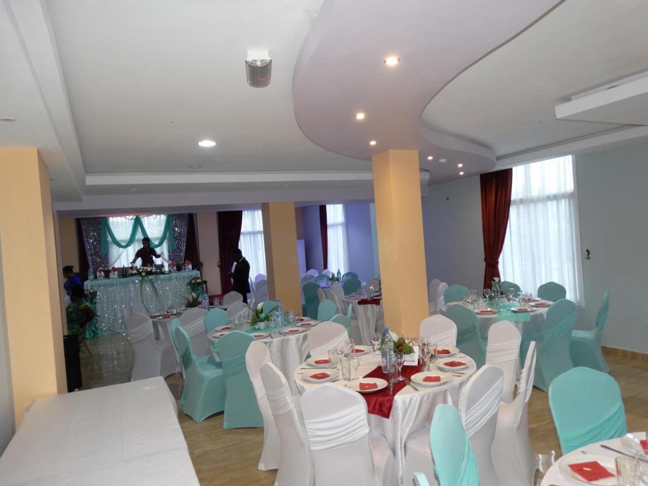 Safyad Hotel Yaoundé Eksteriør billede